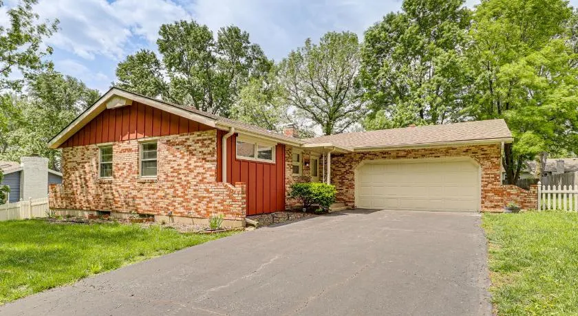 Fenced Yard & Patio! Shawnee Getaway 2 Mi to Dtwn - Image 1