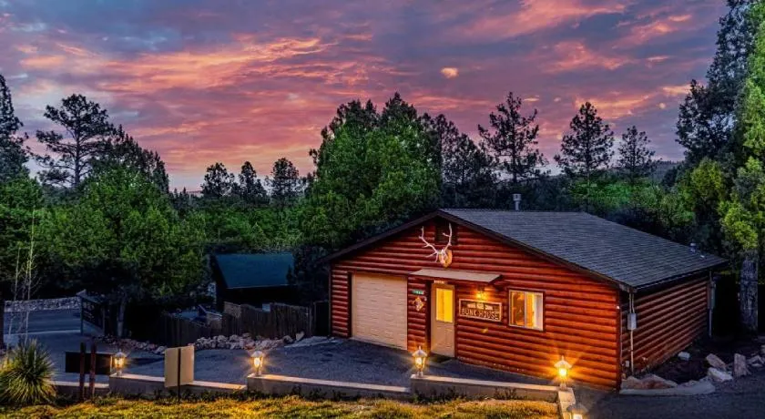 Cabin #4 The Wolves Den - Pet Friendly- Sleeps 6 - Playground & Game Room - Image 1