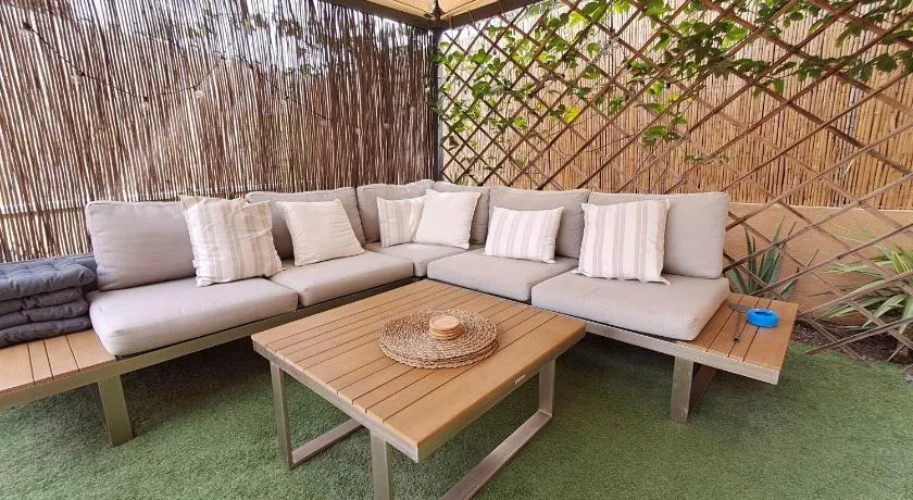 Spacious apartment with large private garden in Palm Mar - Image 1
