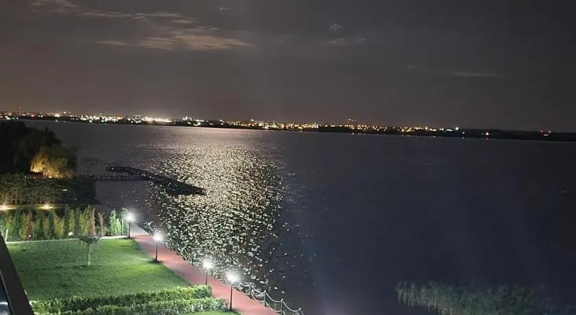 Deluxe Lake View - Image 1