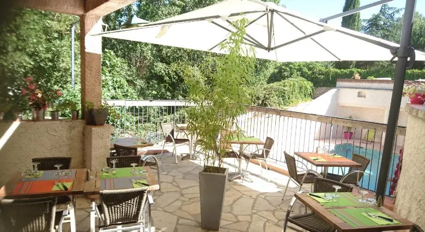 HOTEL 3 étoiles NN "LOU CIGALOUN" - Image 1