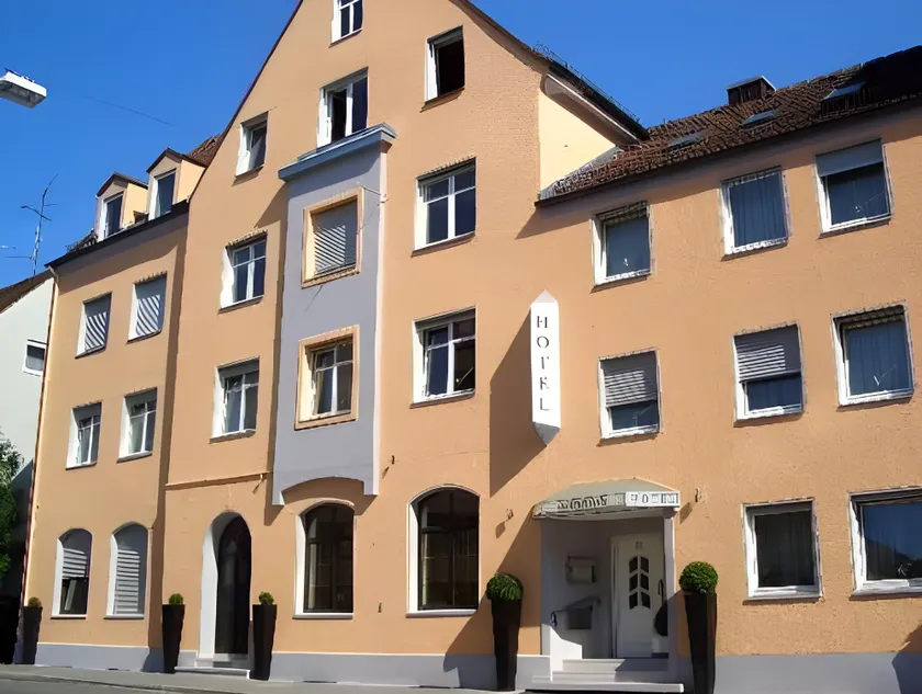 Hotel Augsburg Goldener Falke - Image 1
