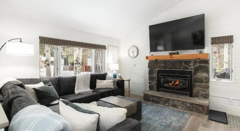 Cozy Winter Park Ski & Bike Retreat - Image 1