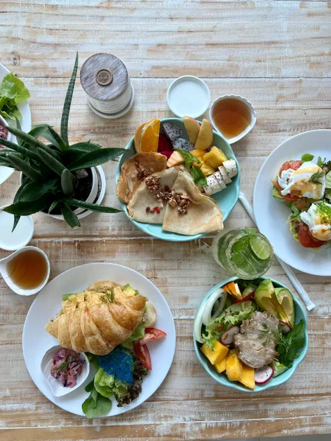 The CHU cafe / guesthouse - Image 1