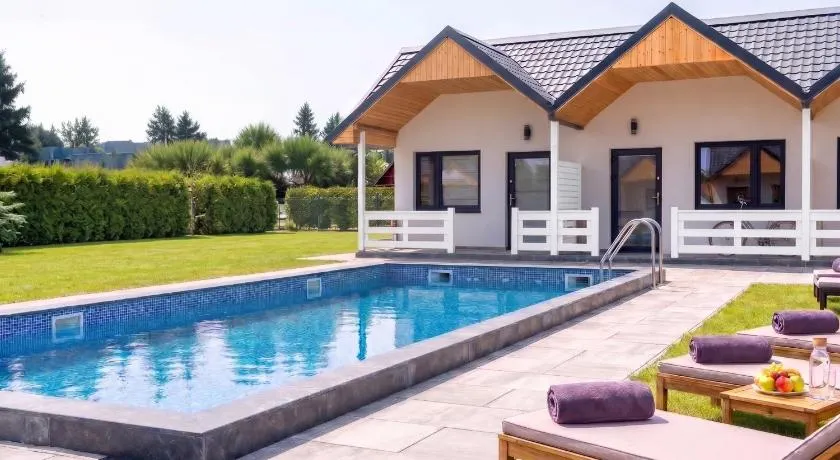 Domki Plażowa Zatoka BASEN&JACUZZI - Image 1