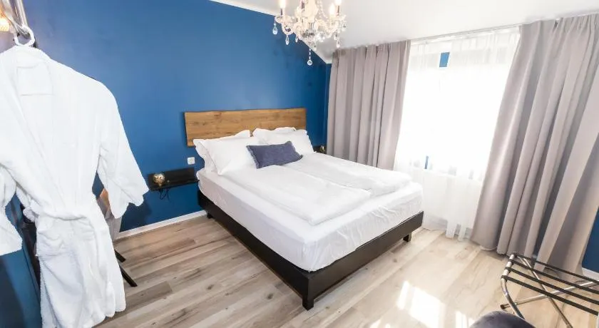 Hotel North - Image 1