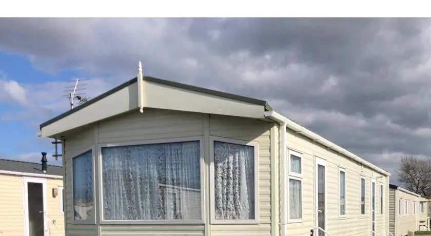 Lovely 3 bedroom 8 berth caravan in Rhyl - Image 1