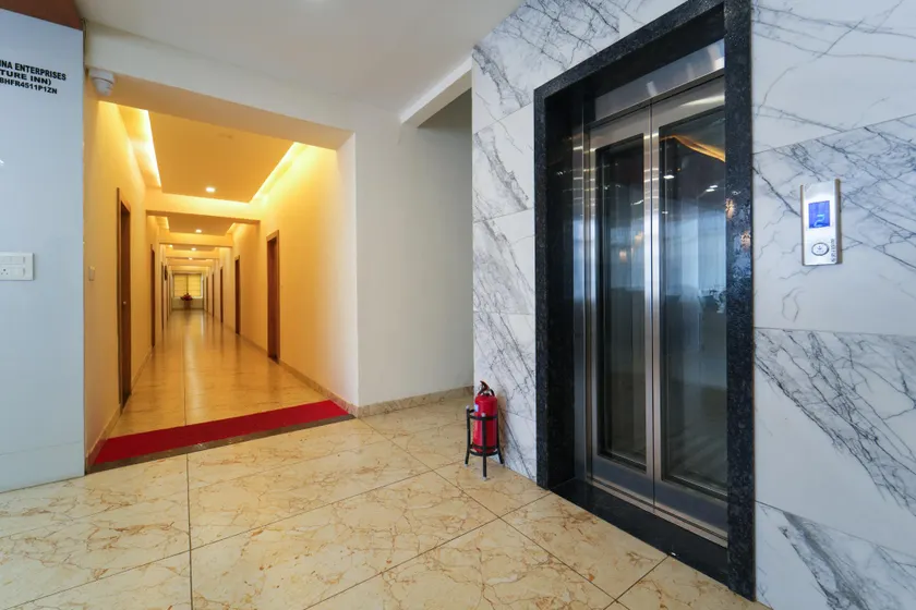 SIGNATURE INN - Image 1
