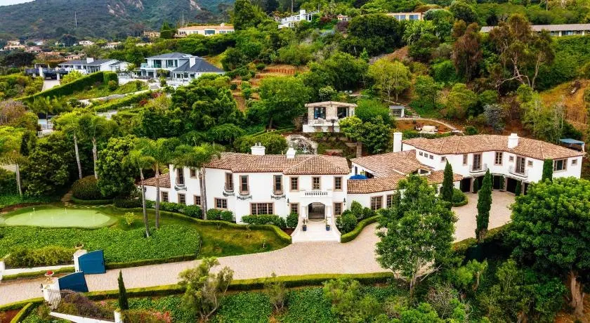 Grand Mediterranean Villa in La Jolla Hillside - Image 1