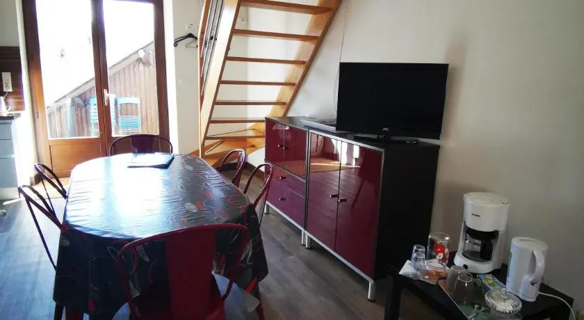 Gîtes & chambre d'Hôtes - AVEZE - Image 1