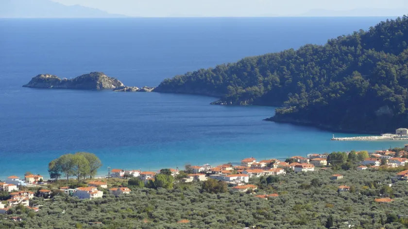 Blue Bay Beach Hotel - Image 1
