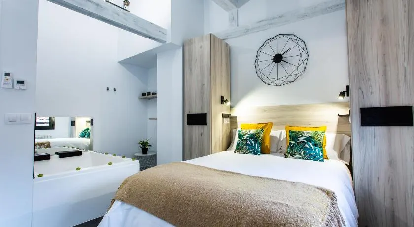 Apartamentos Hervás Suites - Image 1