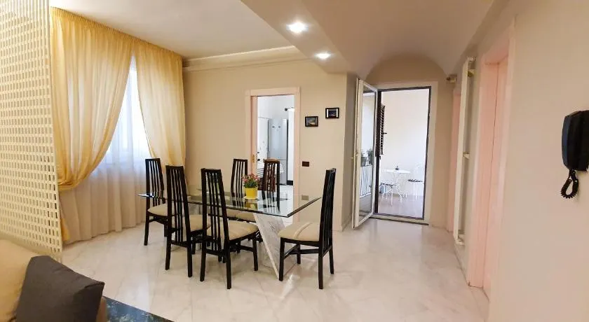 Casa De Amicis 18 - Image 1