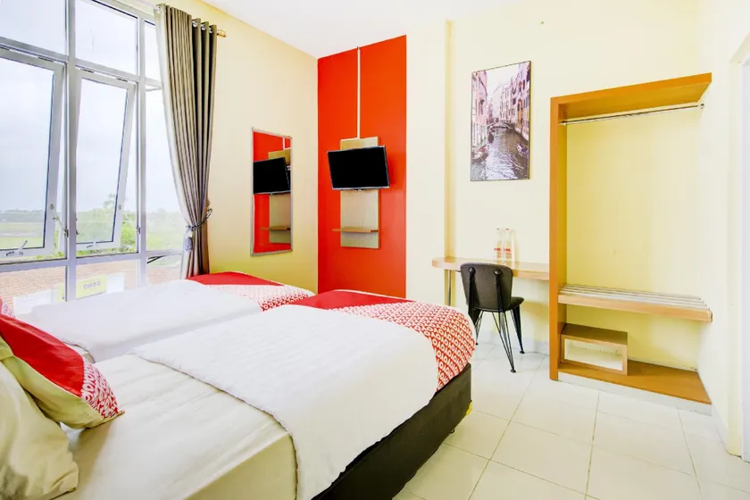 Super OYO 3746 Double Tree Guesthouse - Image 1