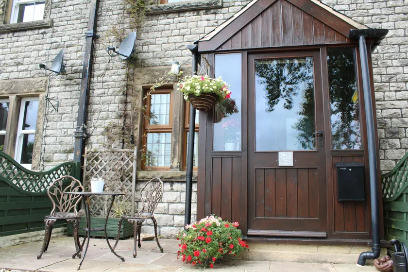 No2 Woodland View - Image 1