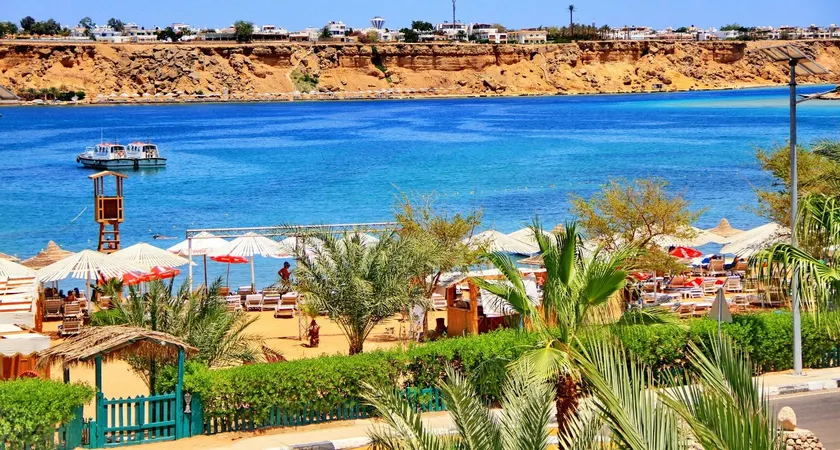 Turquoise Beach Hotel - Image 1