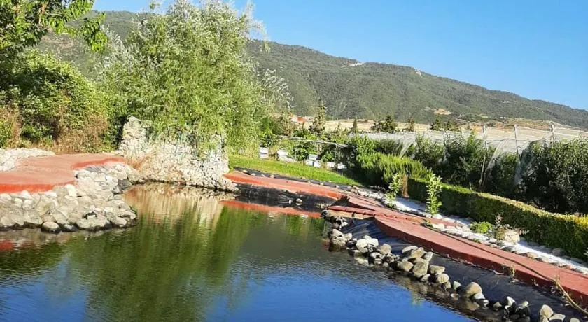Joli Chalet dans une ferme Pour familles exclusivement près ifrane - Image 1