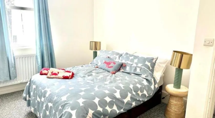 South line seaside apartment - Image 1