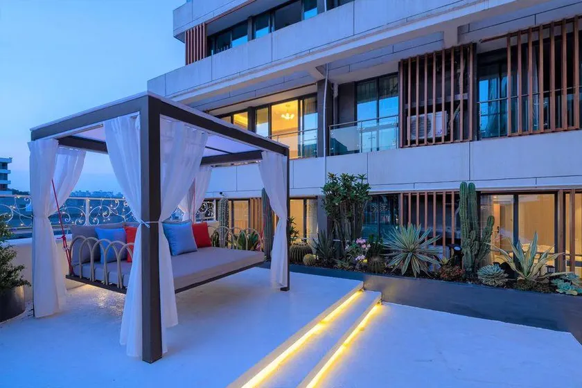 Fantasy Garden Hotel - Image 1