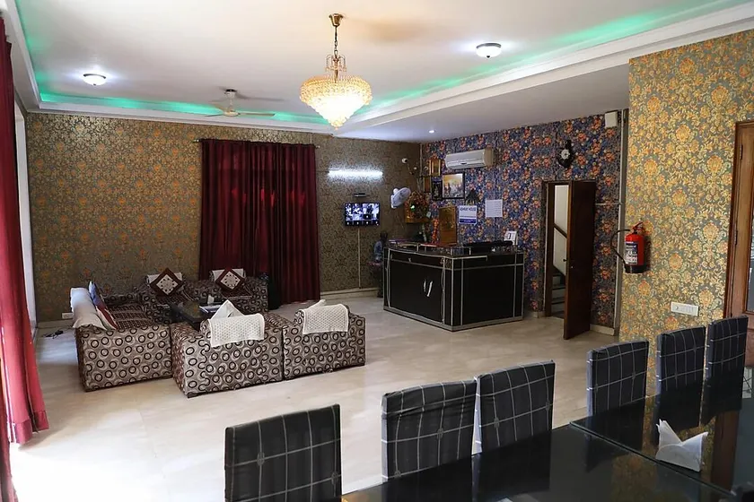 Hotel Ashray Noida - Image 1