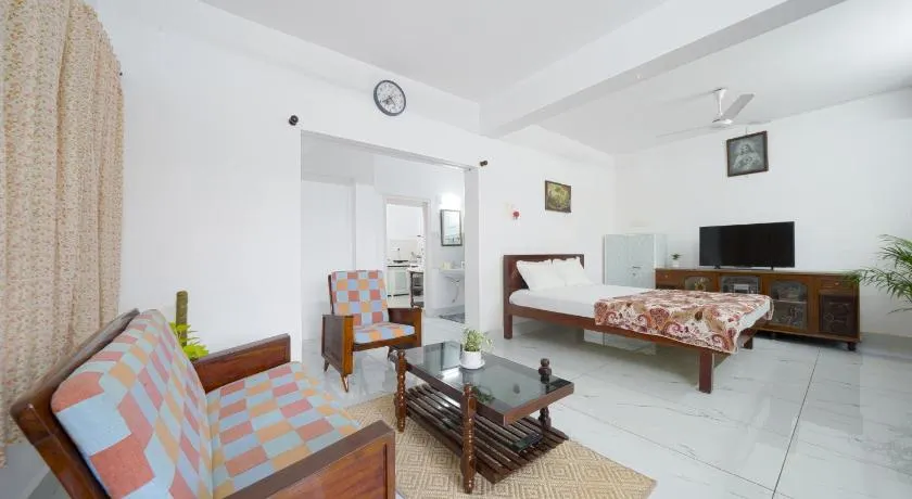 Cozy Studio - Panampilly Nagar - Image 1