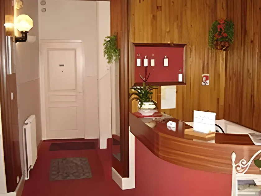 Hotel du Centre Lucé Chartres - Image 1