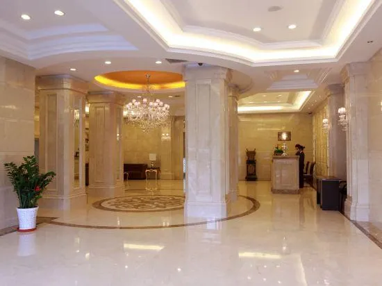 Wolff Hotel - Image 1