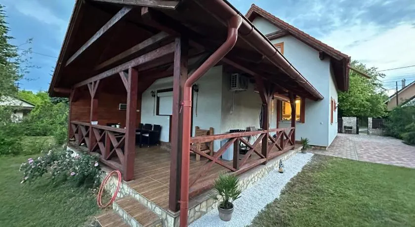 Holiday home with Jakuzzi and Sauna - Image 1