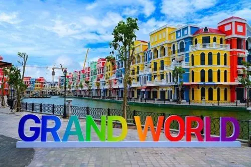 Rose Hotel - Grand World Phu Quoc - Image 1