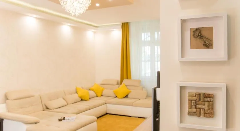 Cork Apartman - Image 1