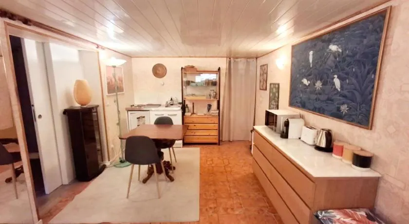 Private 1 bedroom flat with Garden Access in Le Pecq - Image 1