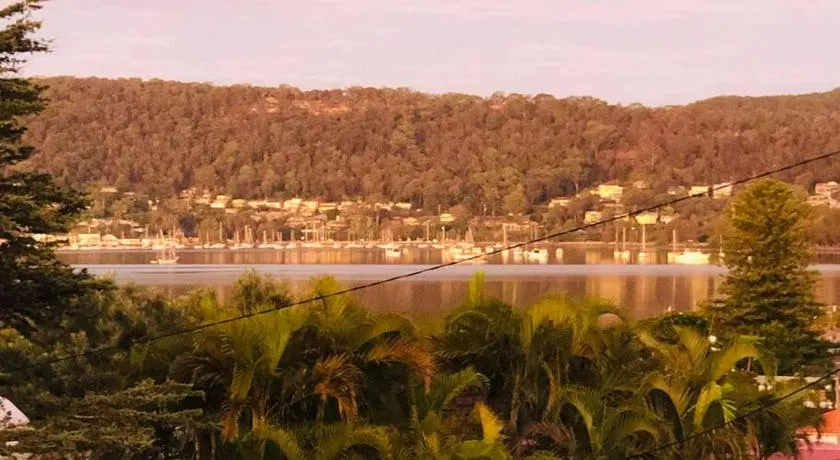 Brisbane waters cottage at Point Clare NSW - Image 1