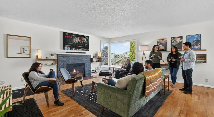 Rainier Beach 4BR and 2BA Modern Home 15 mins to WorldCup! - Image 1