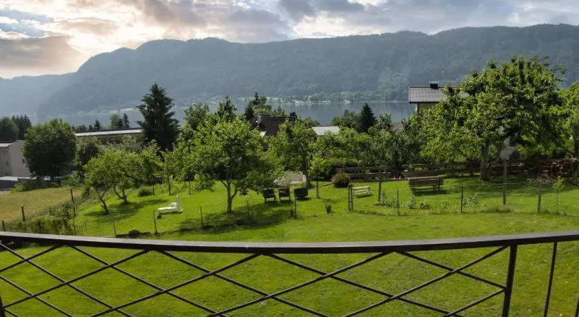 Luxescape- Seeblick- Ossiachersee- Aussicht- Natur- Radfahren- Ruhe - Image 1