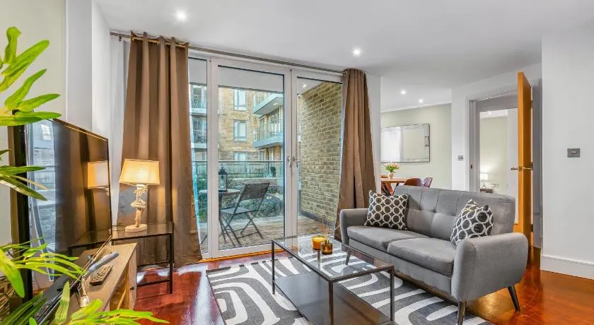 MySquare Two Bedroom Apartments in Limehouse - Image 1