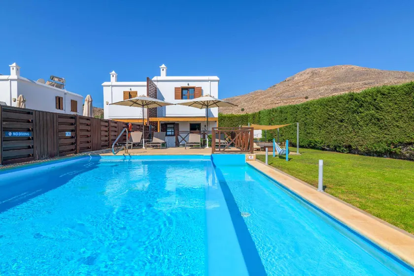 Lindos Topaz - villa med pool, air-con, Wi-Fi & ping-pong i fantastisk beliggenhed! - Image 1