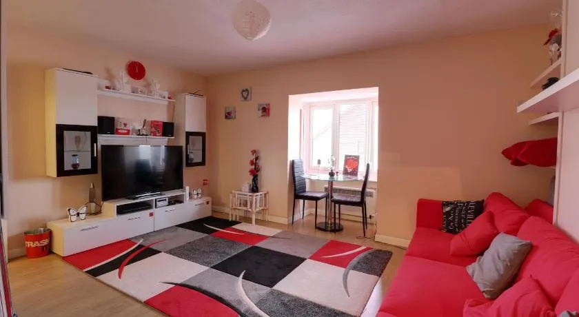 Luxury Studio Apartment - Image 1