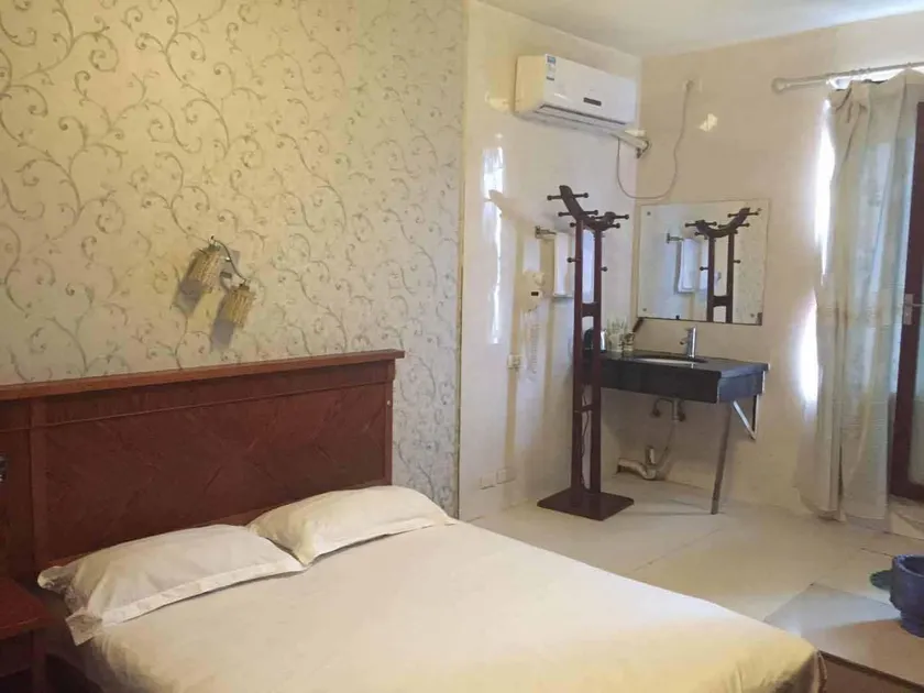 Jialu Hotel - Image 1