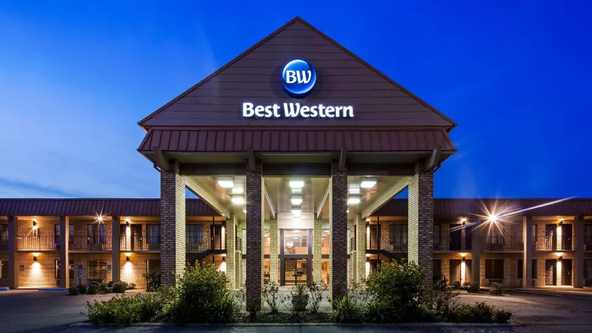 Best Western of Alexandria Inn & Suites & Conference Center - Image 1