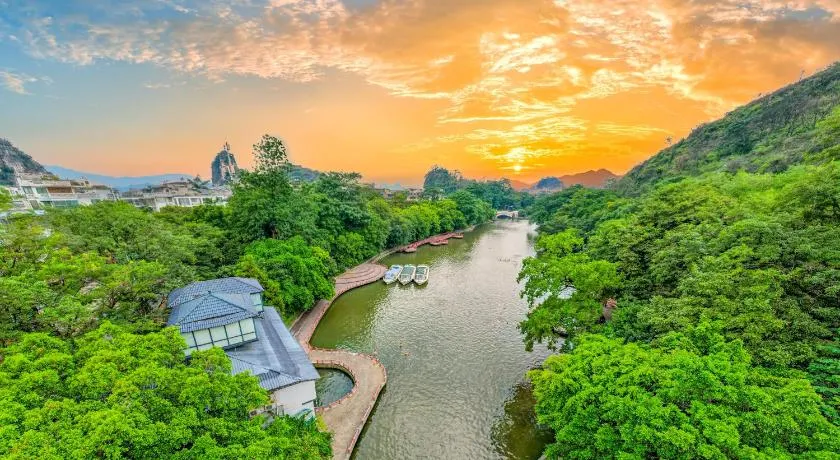 Guilin Osmanthus Lakeside Tea House - Image 1