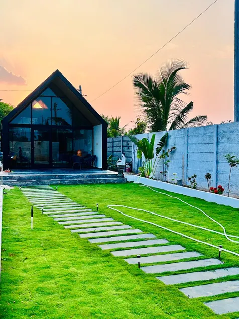 Barn House - Get a Taste of Catchy Farmhouse Bliss - Image 1