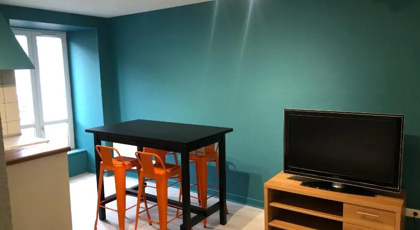 Appartement porte du cantal - Image 1