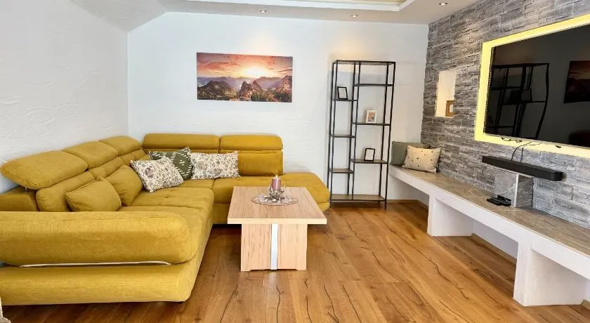Feel Free 95 Apartment by AA Holiday Homes - Image 1