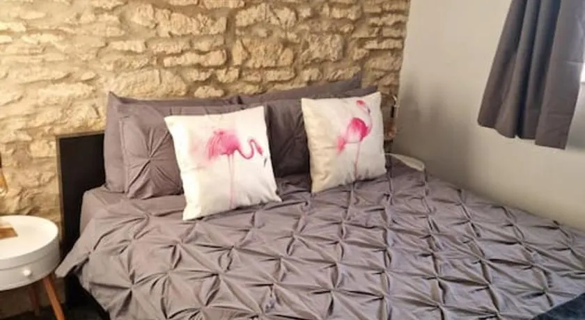 Flamingos Nest Oxford Countryside Apartment Oxford - Bicester Village - Blenheim Palace - WiFi- Free Parking - Image 1