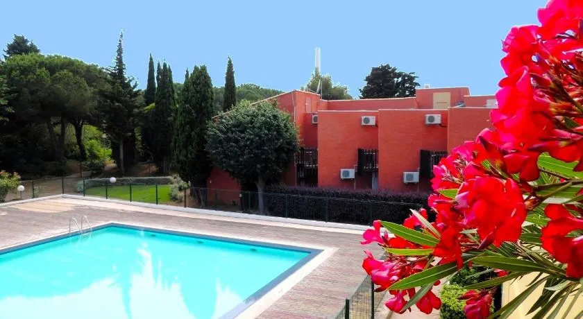 Hôtel Tennis International - Image 1