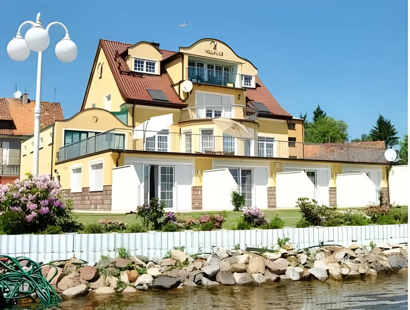Villa LeLux - Image 1
