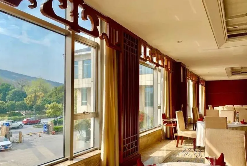Yushan Hotel - Image 1