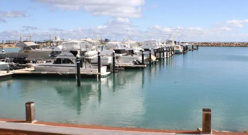 Fully Airconditioned Geraldton Holiday Unit with free Streaming - Image 1
