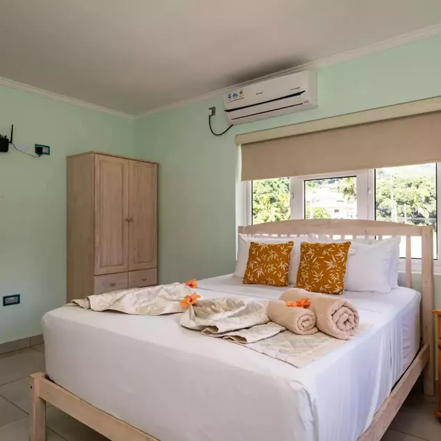 Mae Waterfront Apartments - Image 1