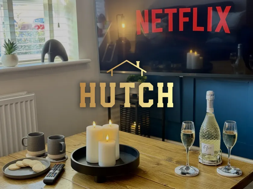 Modern 2-Bed House with EV - Hosted by Hutch Lifestyle - Image 1